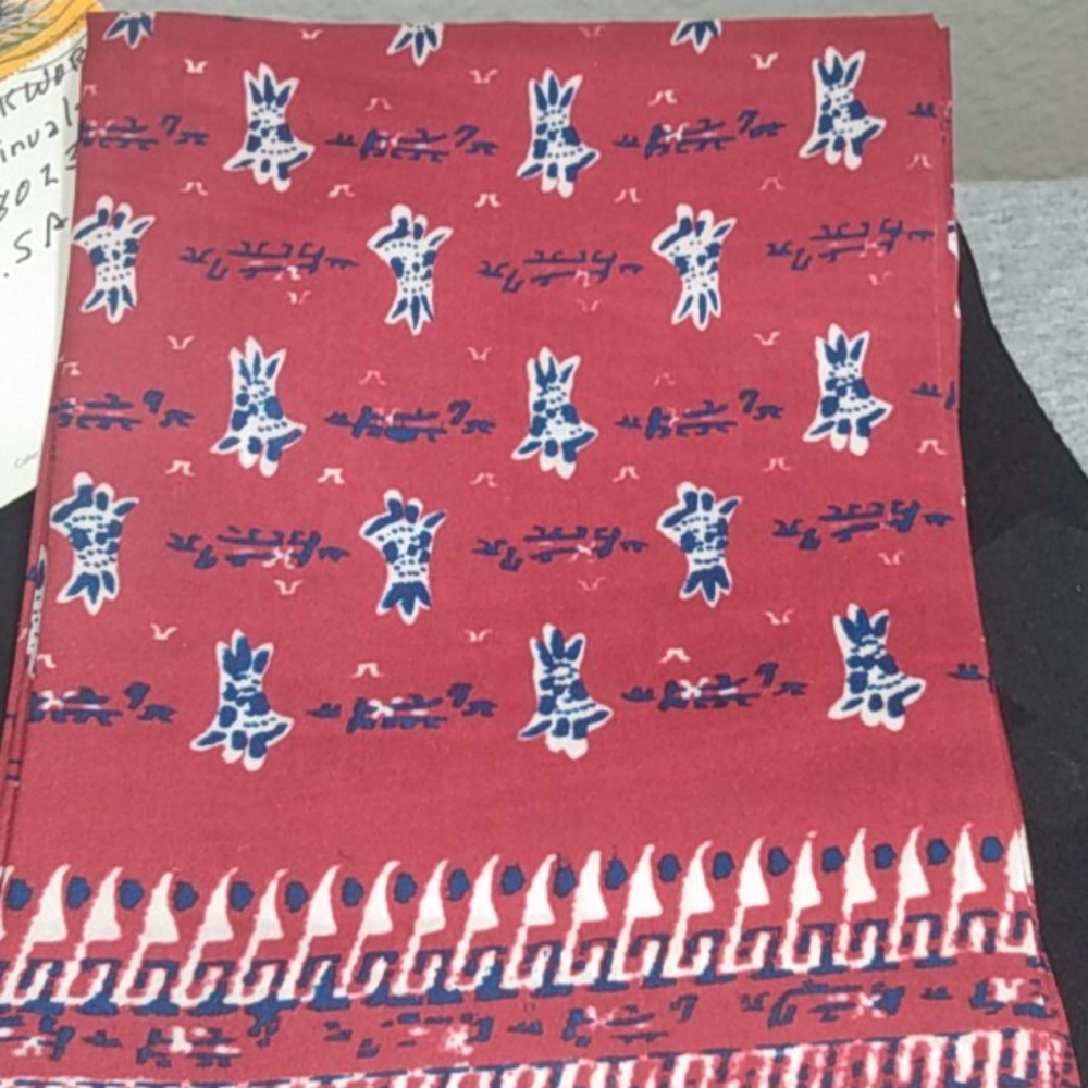 💯% Pure Silk Scarf - Picture 3 of 4